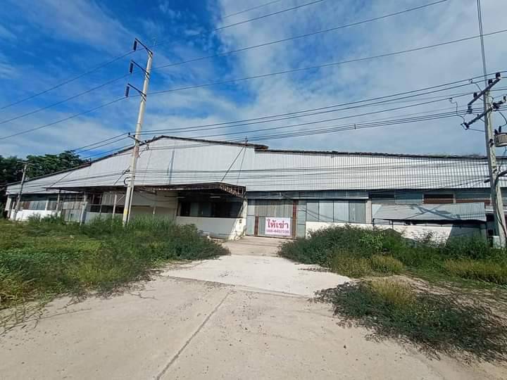 Large warehouse next to Nakhon Sawan-Phitsanulok Road, Bang Muang Subdistrict, Nakhon Sawan