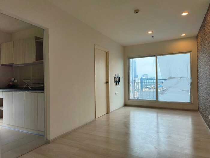 Urgent sale!! Aspire Rattanatibet 1 (Aspire Rattanathibet 1) 2 bedrooms, 1 bathroom, price only 2.65 million baht.