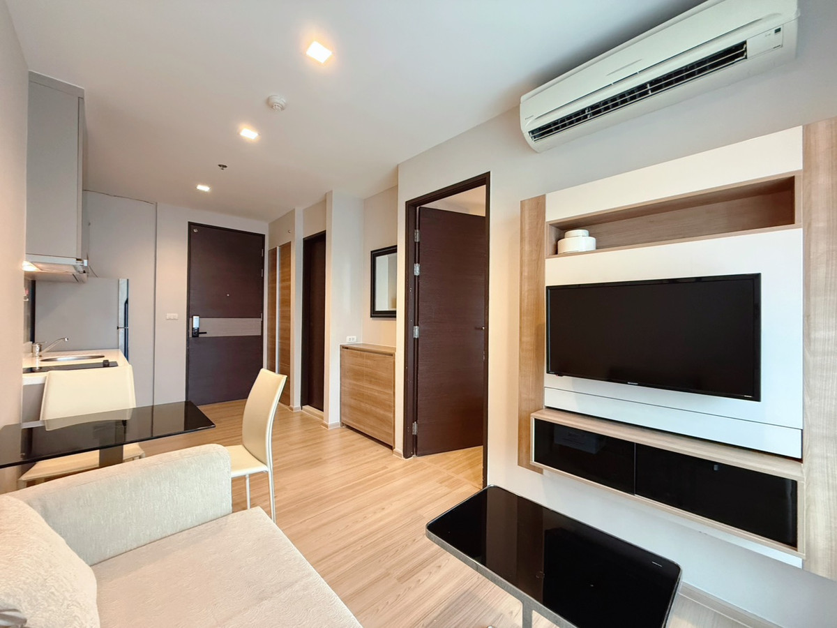 ขายห้อง 1 ห้องนอน ชั้น 19 ห้องสวย คอนโด ริทึ่ม สาทร Rhythm Sathorn ใกล้รถไฟฟ้า BTS สถานีสะพานตากสินและสถานีสุรศักดิ์ ใกล้สีลมและสาทรเพียงประมาณ 5 นาทีเท่านั้น ขายห้อง 1 ห้องนอน ชั้น 19 ห้องสวย คอนโด ริทึ่ม สาทร Rhythm Sathorn ใกล้รถไฟฟ้า BTS สถานีสะพานตากสินและสถานีสุรศักดิ์ ใกล้สีลมและสาทรเพียงประมาณ 5 นาทีเท่านั้น