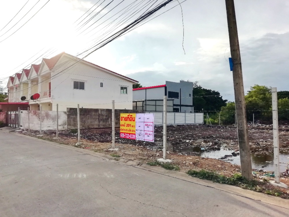 ขายที่ดินสวย 201 ตร.ว. ซอยมาเจริญ 1 แยก 3-7 ซ.เพชรเกษม 81 แขวงหนองค้างพลู เขตหนองแขม กทม. สี่เหลี่ยมผืนผ้าสวย หน้ากว้าง 25 เมตร ลึก 32 เมตร ด้านข้างติดซอย ทำเลดี เดินทางสะดวก – รูปที่ 3