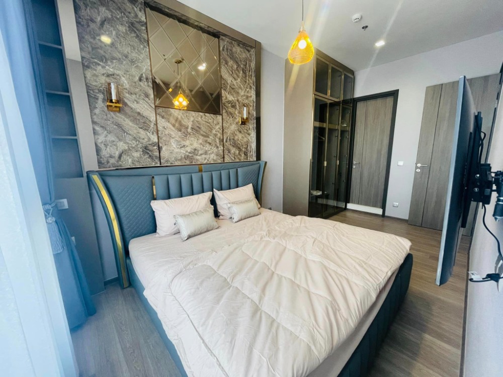 For rent: RHYTHM Charoen Krung Pavilion, new, luxurious room, 2 bedrooms, 2 bathrooms.