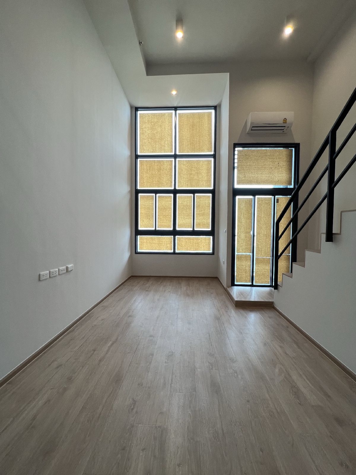 ห้อง Studio Hybrid ขนาด 36 ตรม. Ideo Rama9 - Asoke ชั้นสูง วิวสวน ติด MRT พระราม9 โทร.062-339-3663 – รูปที่ 4