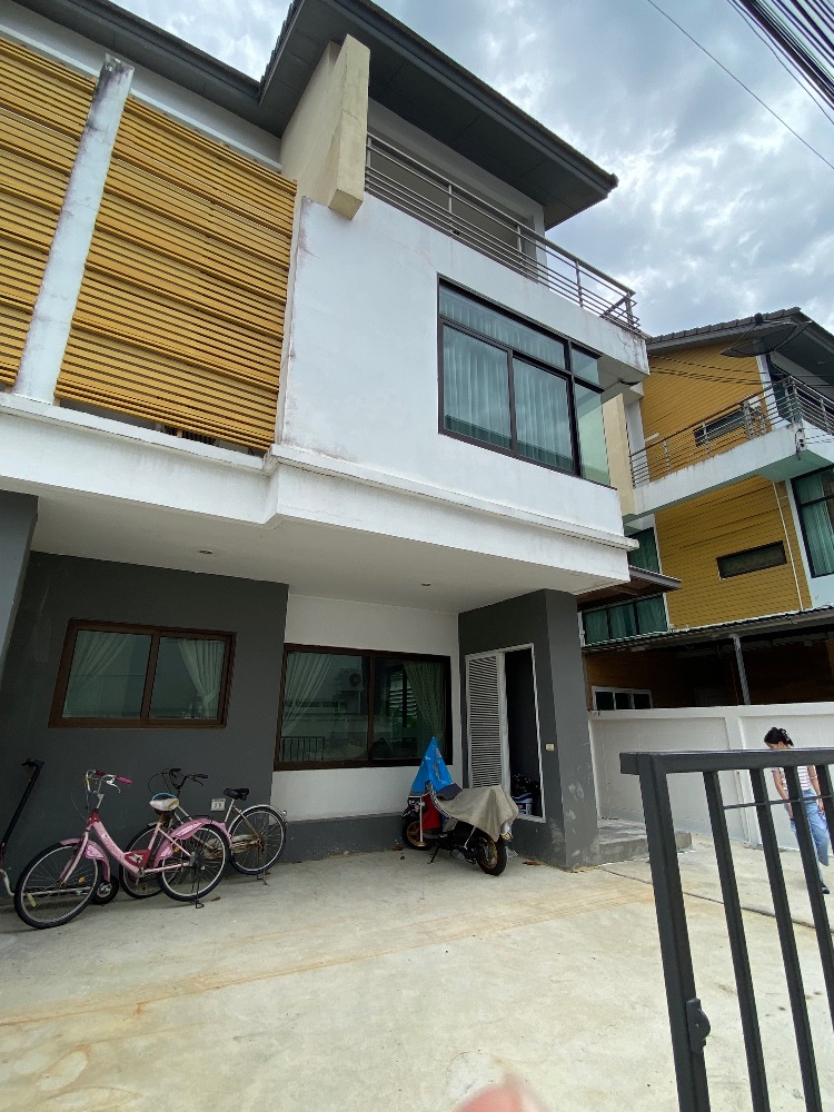 บ้านแฝด 3 ชั้น พร้อมเฟอร์นิเจอร์ ให้เช่าในโครงการ เวอรีเดียน ราชพฤกษ์ – รูปที่ 2