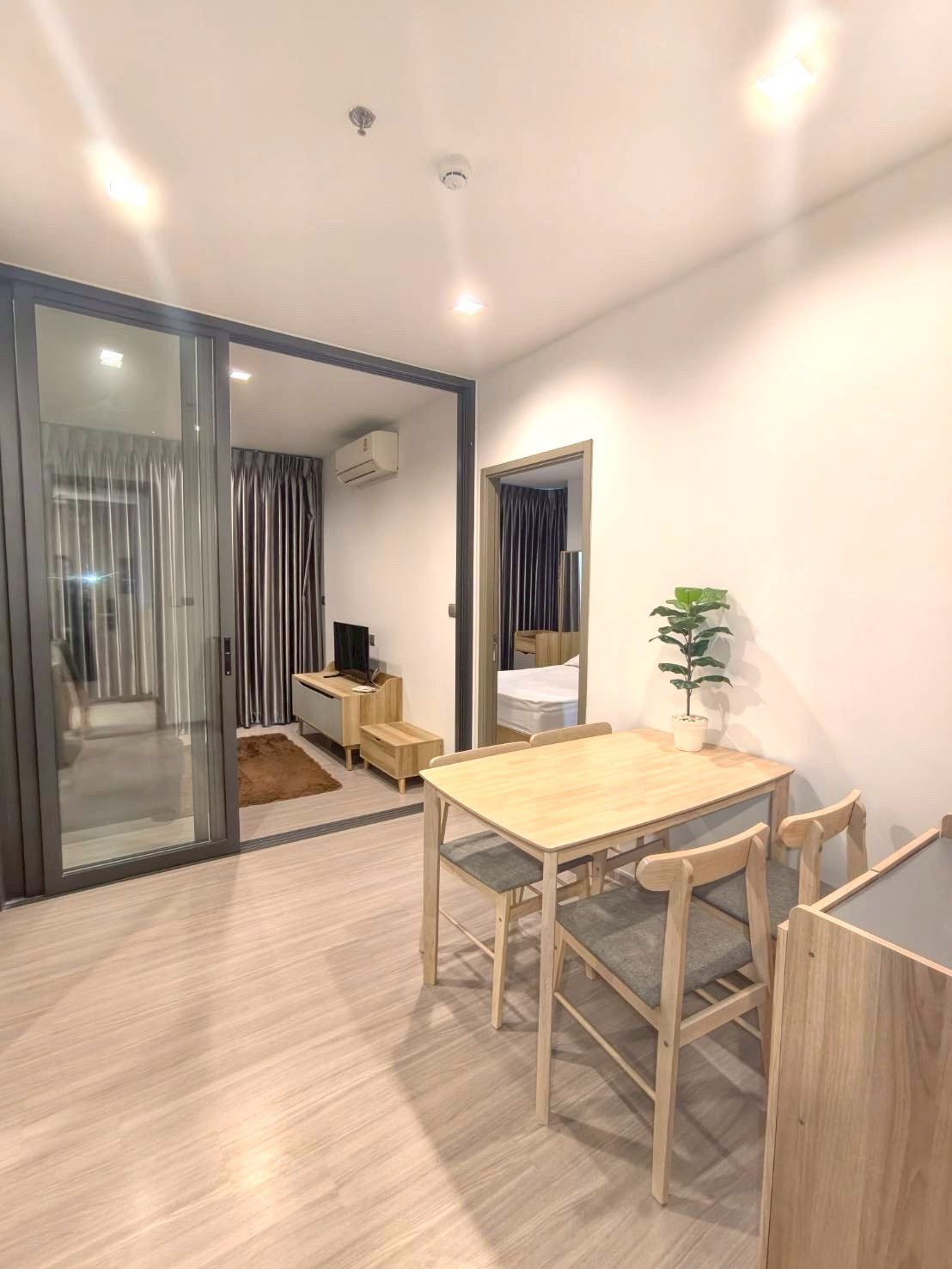 ถูกที่สุด ! [ RENT ] 📍Life Asoke Hype - 1 ห้องนอน 36 ตร. เพียง 19,000 บ. 🔥 คุ้มสุดแล้ว ครัวปิด ห้องแยกเป็นสัดส่วน ( สนใจ 📞 : 081-152-6154 ) ส่วนกลางหรูมาก ใกล้ MRT พระราม 9 