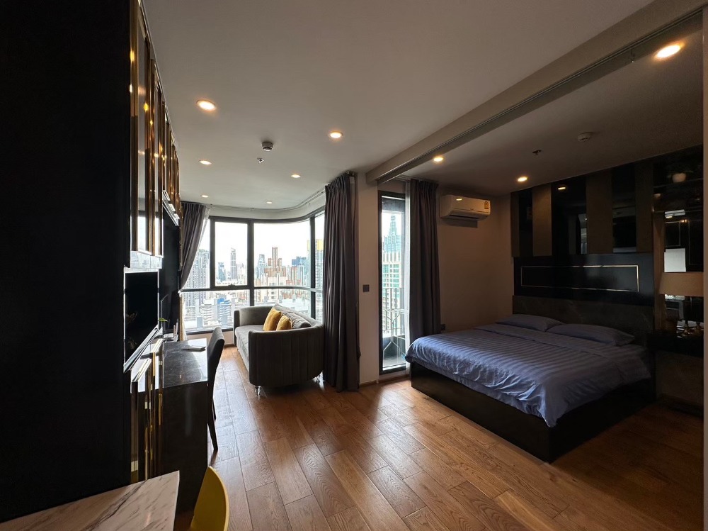 Condo for rent Q Chidlom-Phetchaburi 1 Bed, 31st floor, room and the most beautiful view. Condo for rent Q Chidlom-Phetchaburi 1 Bed, 31st floor, room and the most beautiful view.