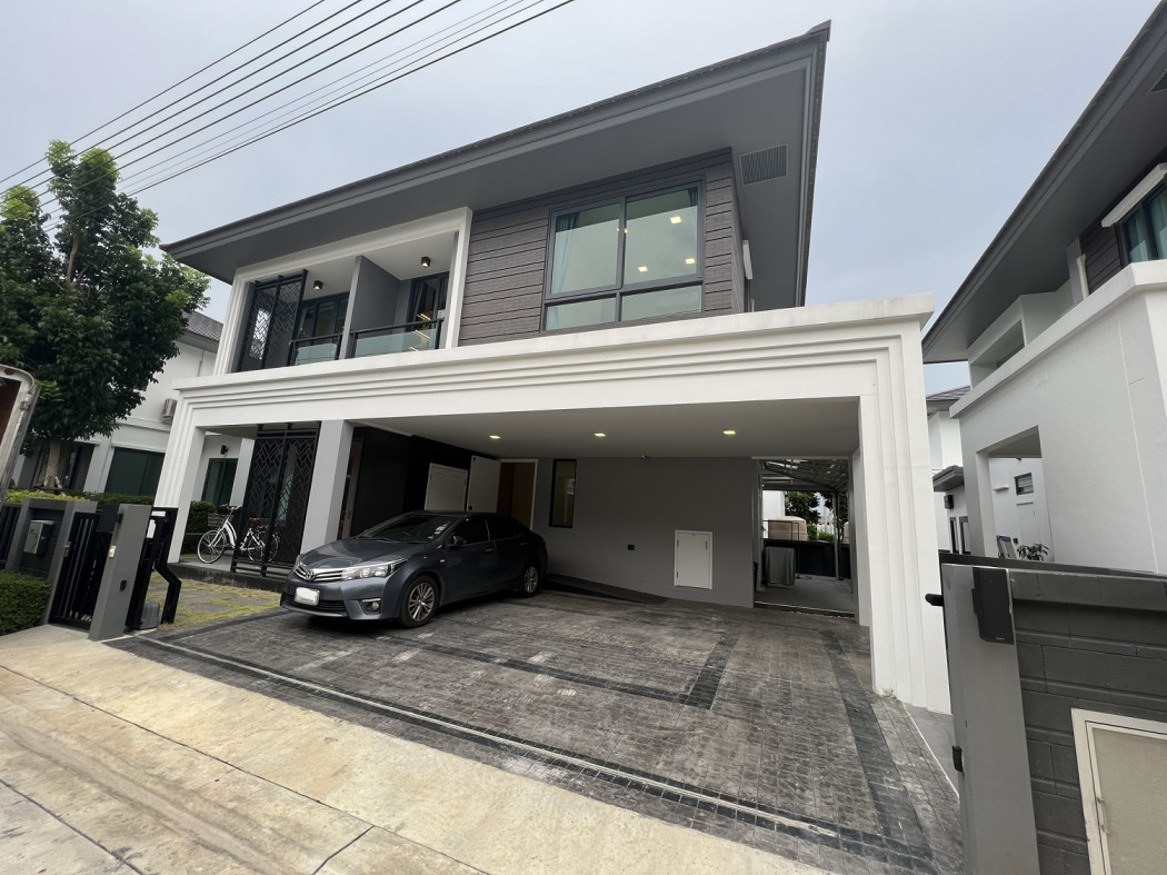 Luxury house for rent, Grand Britania Bangna Km.12, area 65.1 sq m., 4 bedrooms, 5 bathrooms, usable area 255 sq m., fully furnished, close to amenities.