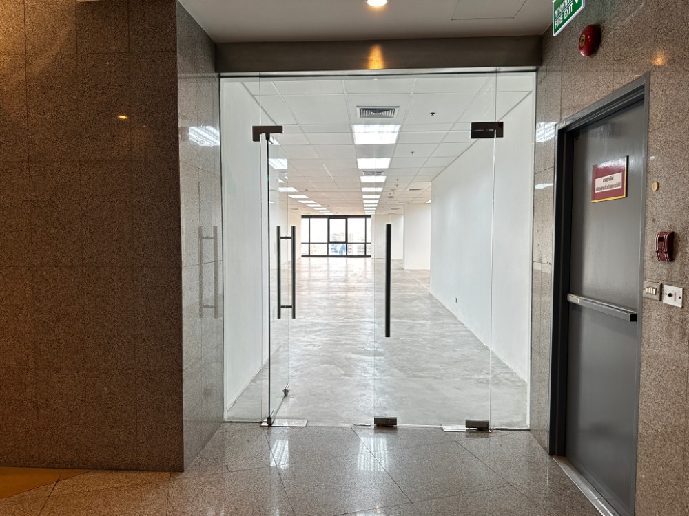 🔥{FOR RENT} Office Space for rent connect to BTS Chongnonsee and BRT Sathorn 🔥