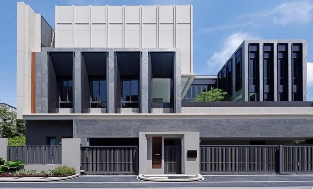 ● Modern Luxury ● บ้านเดี่ยว 3 ชั้น 140.00 ตร.ว. | 5 ห้องนอน 5 ที่จอดรถ | ใกล้ MRT หัวหมาก 7 นาที, ธัญญาพาร์ค 8 นาที