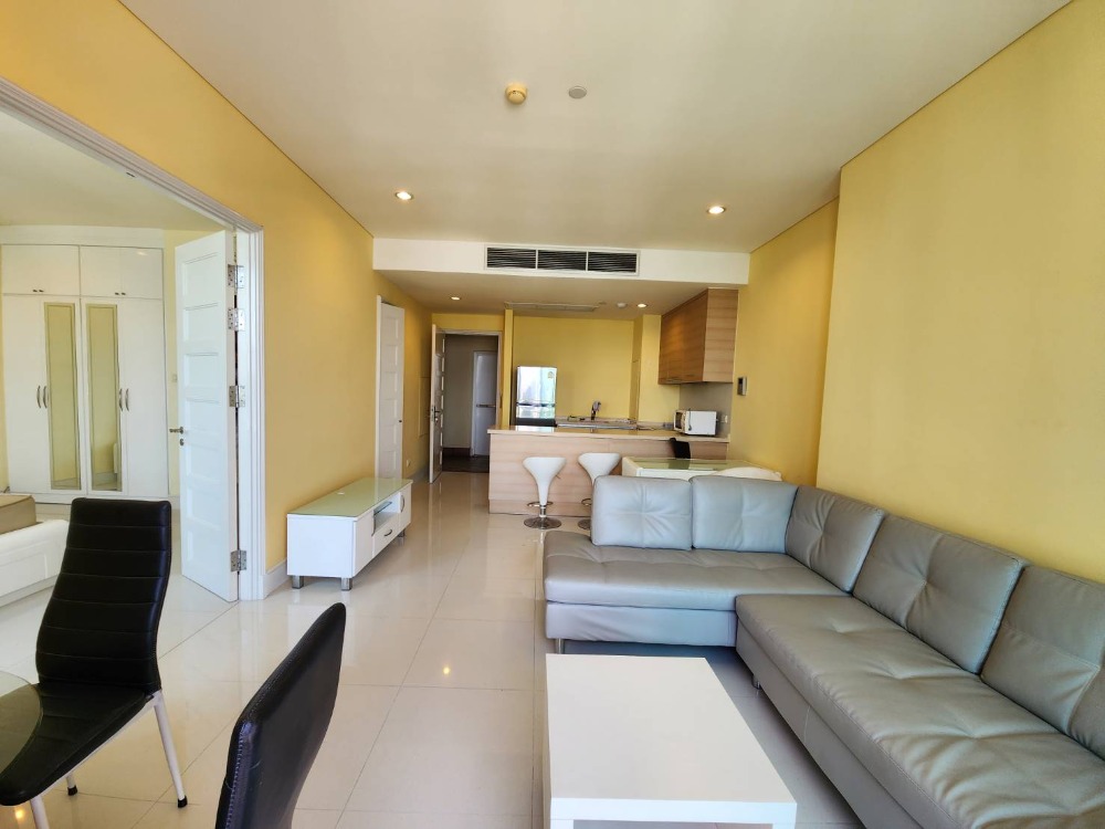 1 Bed 58 Sqm (SELL 8 MB Negotiable) - Pet Friendly @BTS Asoke - High Floor, Nice Clear View.