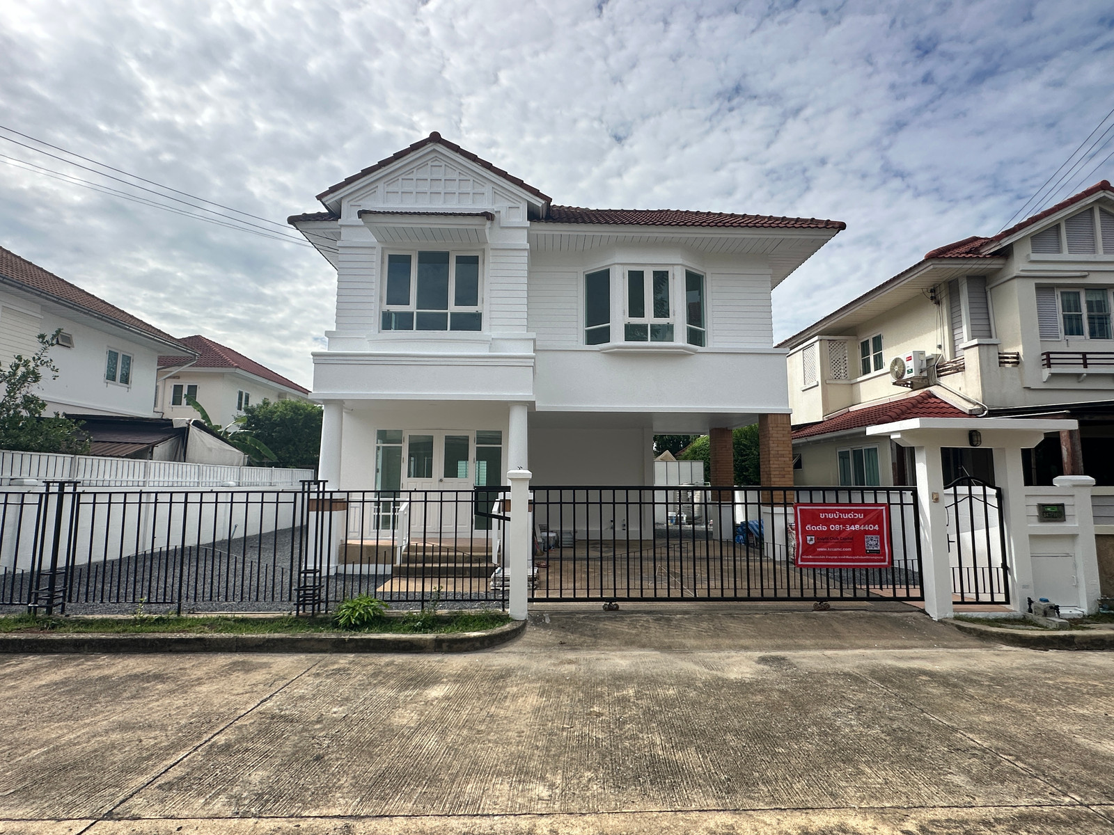 Sold as is!!! Maneerin Park Village, Rangsit Sold as is!!! Maneerin Park Village, Rangsit