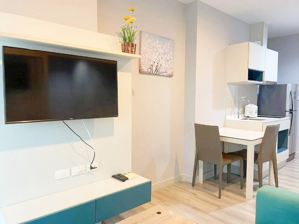 For sale with tenant CENTRIC SEA Pattaya, 1 bedroom, 33 sqm, 32nd floor, nice and fully furnished.