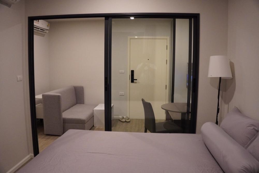 รีสอร์ตคอนโดใหม่ให้เช่า Blue Condo สุขุมวิท 105 วิวสระ(ขาย 2.5 ล้าน) ปากซอยใกล้ BTS และท้ายซอยใกล้ MRT
