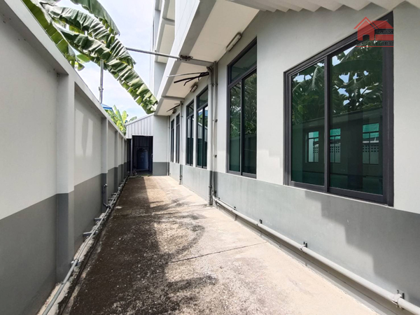 ให้เช่าบ้านอาคารสำนักงาน 3 ชั้น (สร้างใหม่)เนื้อที่ 141 ตารางวา พื้นที่ใช้สอย 940 ตารางเมตร ติดแอร์ให้ใหม่ทุกชั้น กล้องวงจรปิด ถนน ศรีนครินทร์ ใกล้ห้างพาราไดซ์  ราคาเช่า 200,000 บ/ด – รูปที่ 3