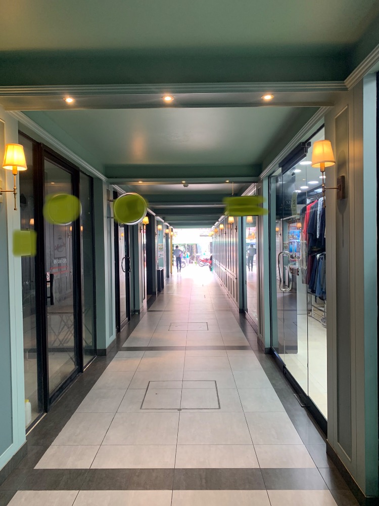 Space for rent on Khao San Road Space for rent on Khao San Road