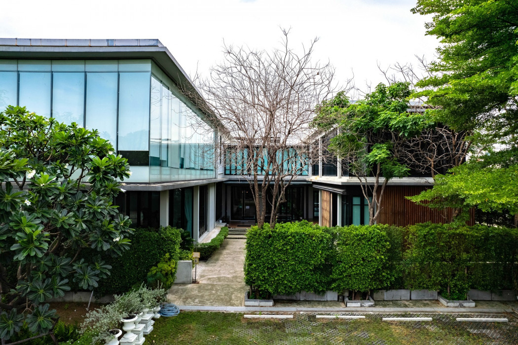ขาย สำนักงาน พร้อมโกดังสตูดิโอ ย่านลาดพร้าว (ใกล้สถานีรถไฟฟ้า BTS สายสีเหลือง) เนื้อที่ 1-2-83 ไร่ จอดรถได้ 20-25 คัน – รูปที่ 3