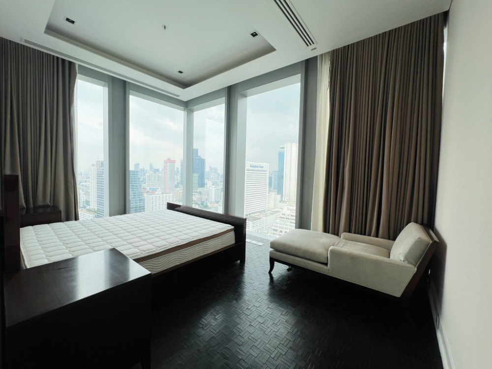 ● Rare Unit ● 25++ Floor 211.00 sq.m. | 3 Beds, Fully furnished | near BTS Chong Nonsi 2 mins, King Power Mahanakhon 3 mins, Sathorn Square 4 mins ● Rare Unit ● 25++ Floor 211.00 sq.m. | 3 Beds, Fully furnished | near BTS Chong Nonsi 2 mins, King Power Mahanakhon 3 mins, Sathorn Square 4 mins