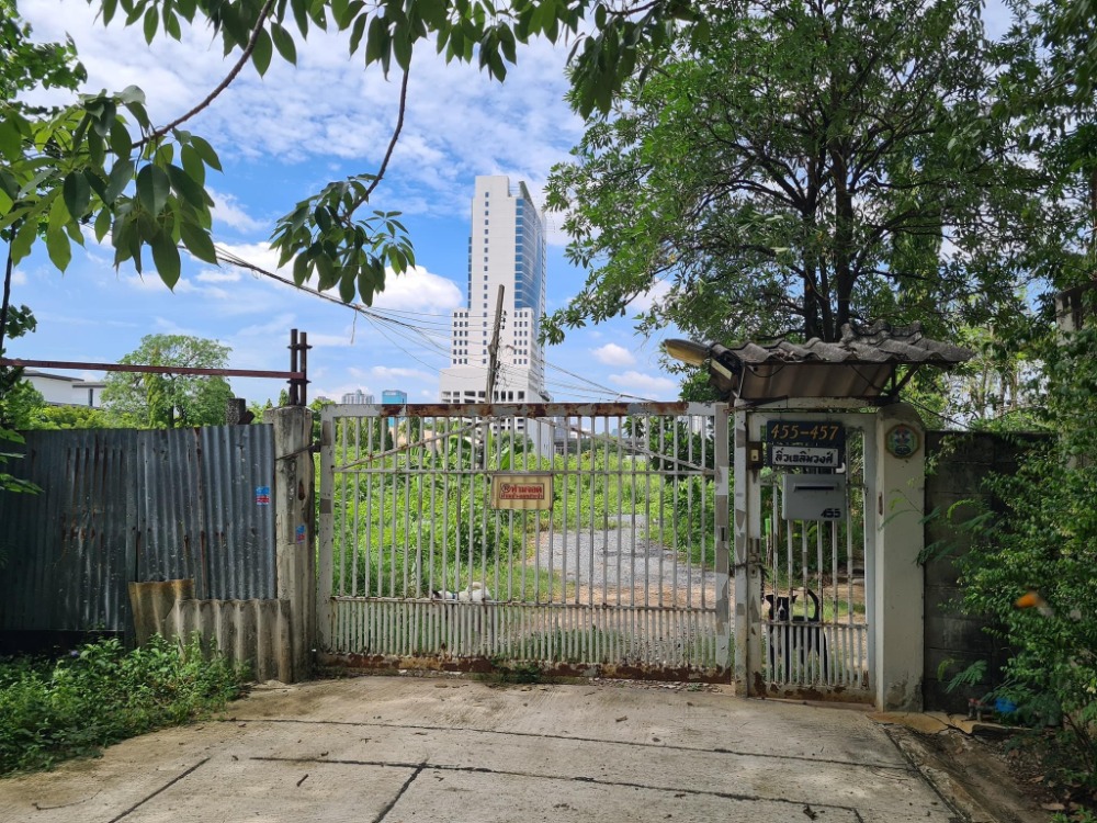 ที่ดินสวย ใกล้ห้วยขวางและเหม่งจ๋าย ถมแล้ว พร้อมบ้าน 2 หลัง | 1,328 sq.w. | พระราม 9 ซอย 13 ด้านหลังตึก KPN ที่ดินสวย ใกล้ห้วยขวางและเหม่งจ๋าย ถมแล้ว พร้อมบ้าน 2 หลัง | 1,328 sq.w. | พระราม 9 ซอย 13 ด้านหลังตึก KPN