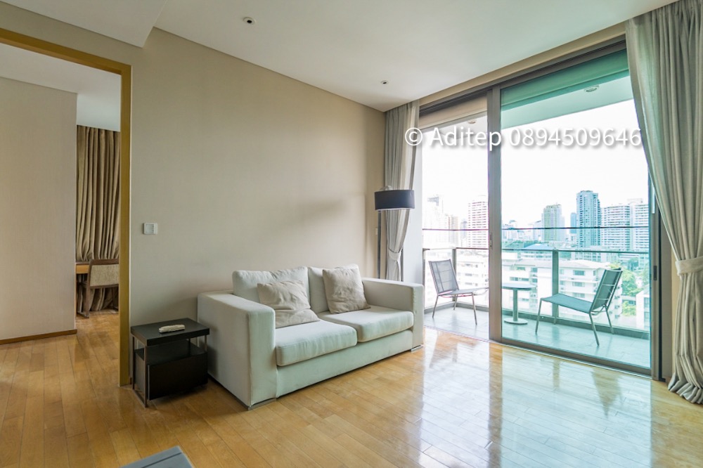 Condo for sale Aequa Sukhumvit 49, size 60 sq m., 1 bedroom, 1 bathroom, only 500 meters from BTS Thonglor, near EmQuartier, beautifully decorated, ready to move in. Condo for sale Aequa Sukhumvit 49, size 60 sq m., 1 bedroom, 1 bathroom, only 500 meters from BTS Thonglor, near EmQuartier, beautifully decorated, ready to move in.