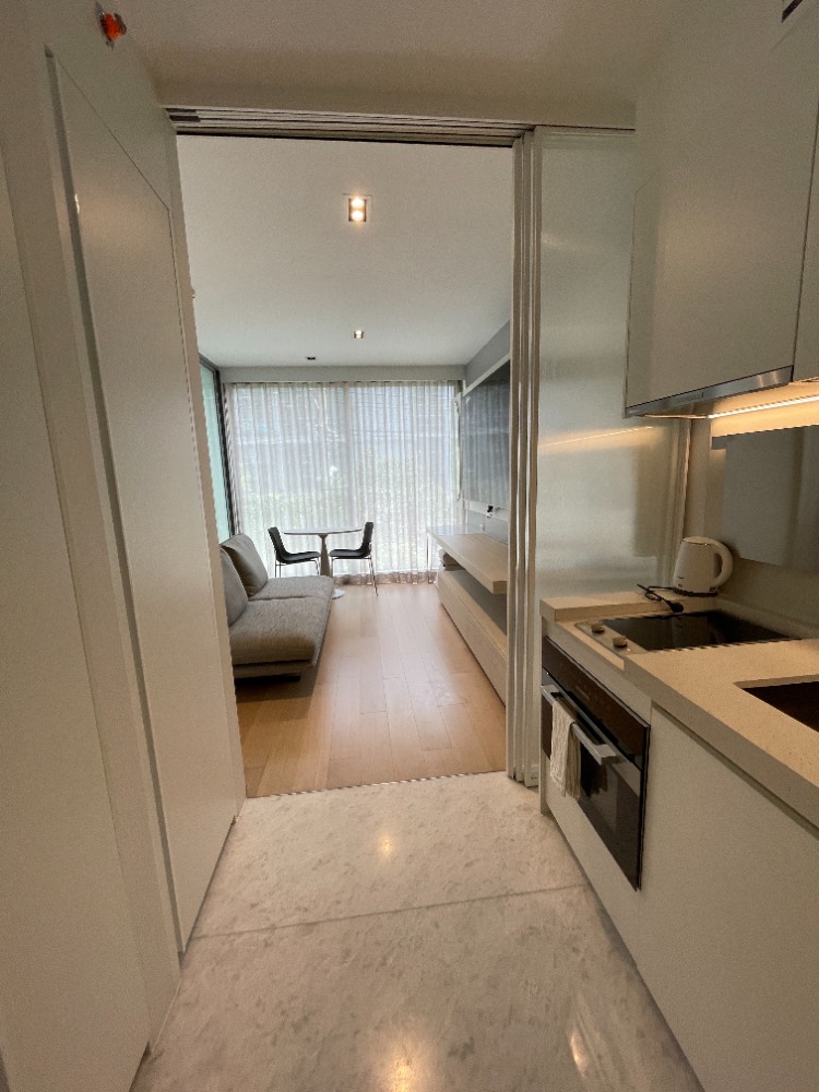 Condo for sale, Scope Promsri, 7th floor, usable area 35.02 sq m, 1 bedroom, 1 bathroom, low rise condo, luxury level, fully furnished with furniture from LIGNE Roset, Phrom Phong - Thonglor area, near BTS Phrom Phong station. Condo for sale, Scope Promsri, 7th floor, usable area 35.02 sq m, 1 bedroom, 1 bathroom, low rise condo, luxury level, fully furnished with furniture from LIGNE Roset, Phrom Phong - Thonglor area, near BTS Phrom Phong station.