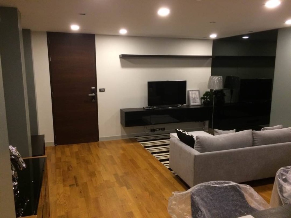 FOR SELL OR RENT 💕 QUAD SILOM BTS 📌 CHONGNONSI NEW DECORATION     📱    🍁    0  8  1     9   1   9       5    0   6   9         🍁                 – รูปที่ 3