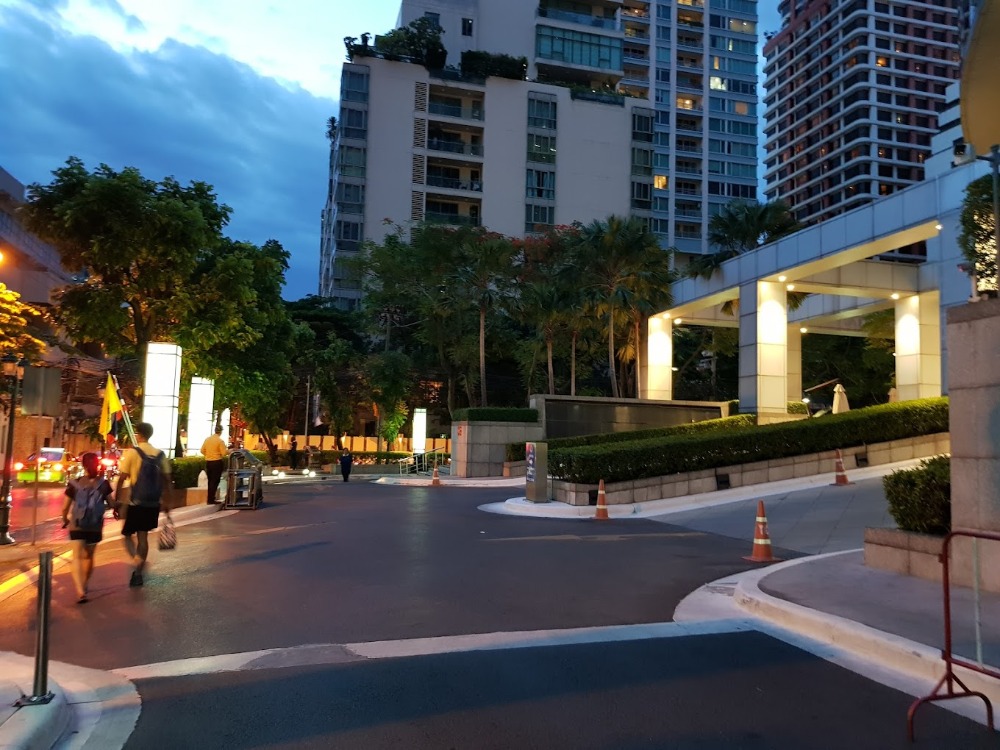 💥{FOR RENT} Office Grade A on North Sathorn Road near BTS Saladaeng Station 💥{FOR RENT} Office Grade A on North Sathorn Road near BTS Saladaeng Station