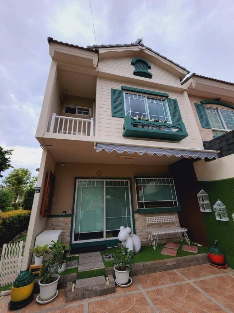 Rent/Sell Townhome Village Villaggio Bangna near ABAC Bangna. Fully furnished with beautiful decoration corner plot Rent/Sell Townhome Village Villaggio Bangna near ABAC Bangna. Fully furnished with beautiful decoration corner plot
