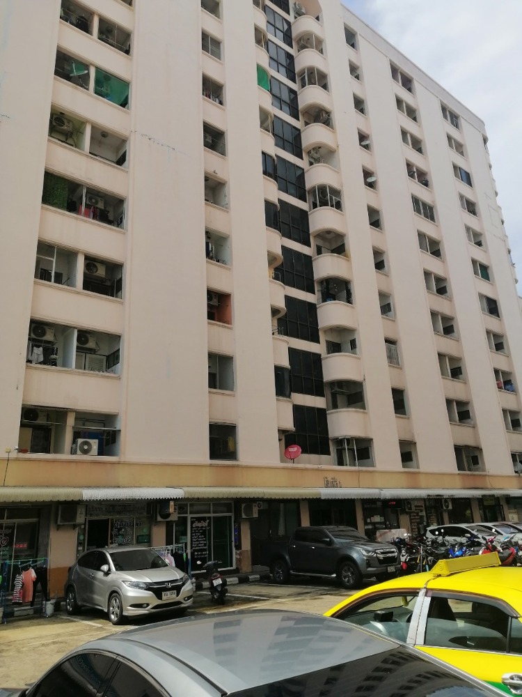 Lotus Condo Town for sale, near Central Chaengwattana, area 38.85 sq m, 5th floor, good location, convenient travel, only 20 meters from Chaengwattana Road. Lotus Condo Town for sale, near Central Chaengwattana, area 38.85 sq m, 5th floor, good location, convenient travel, only 20 meters from Chaengwattana Road.