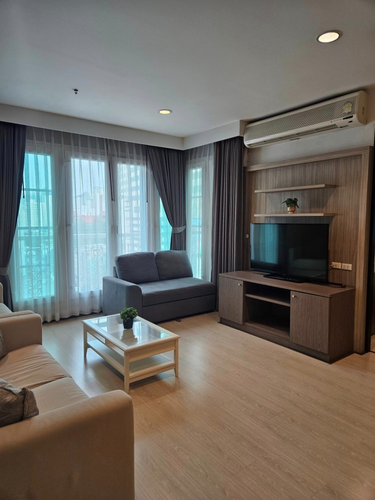 Condo for rent Citi Smart Sukhumvit (Condo Citi Smart Sukhumvit 18), convenient travel near BTS Asoke and underground MRT Sukhumvit.