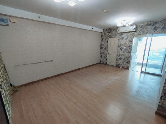 Room for sale at special price!! Supalai Park Khaerai-Ngamwongwan / 2 bedrooms, 65 sq m, price only 2.9 million baht!!!