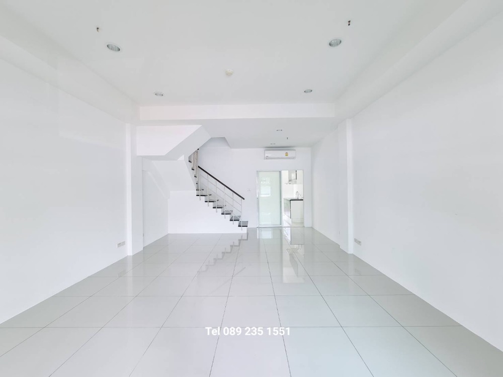 FOR Rent ทาวน์โฮม 4 ชั้น ตกแต่งใหม่  มีหลายห้องให้เลือก ศุภาลัยพรีมา ริวา คอนโดริมแม่น้ำ