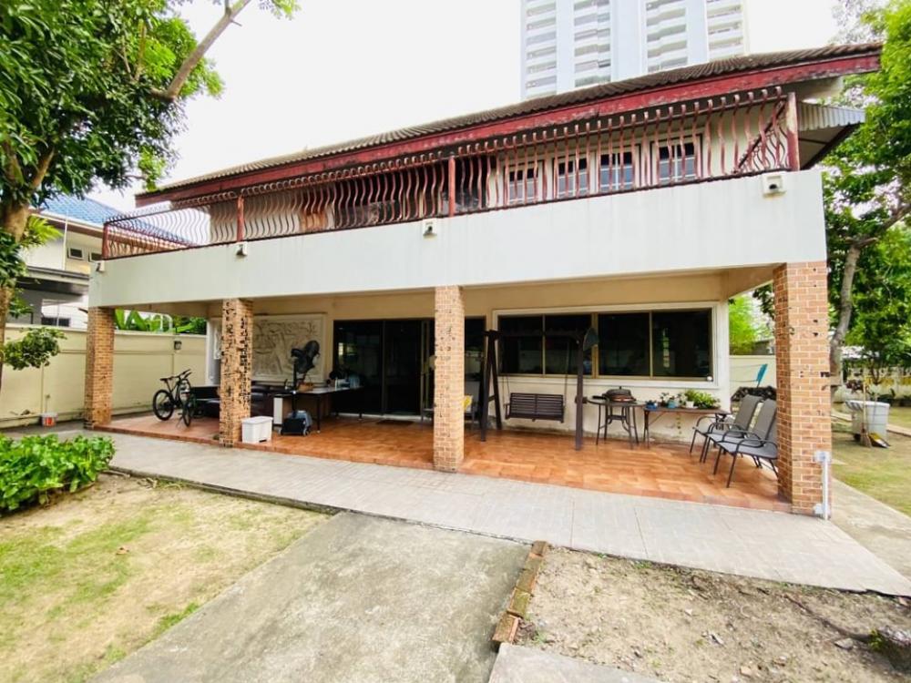 Single house for rent & salesWith land according to condition Area 334 square meters, Sukhumvit location, near BTS.