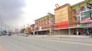3-story commercial building for sale with 2 mezzanines (hit through) next to Pak Ruam-Huai Prap Road, Bowin Subdistrict, Sri Racha District, Chonburi 20230