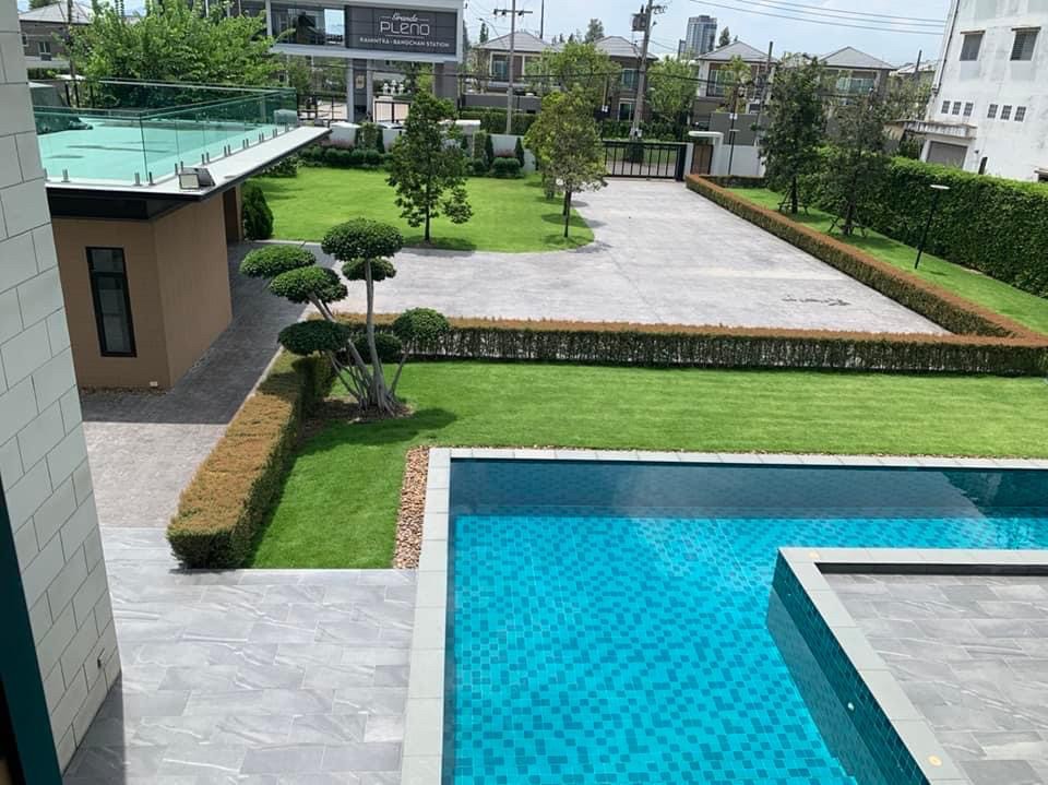 ● บ้านเดี่ยว 2 ชั้น รามอินทรา117 ● 600 ตร.ว. 936 ตร.ม. | 3 ห้องนอน ตกแต่งครบ พร้อมสระว่ายน้ำ | ใกล้ แม็คโคร รามอินทรา 4 นาที, โรงพยาบาลนพรัตนราชธานี 5 นาที, บิ๊กซี สุวินทวงศ์ 8 นาที