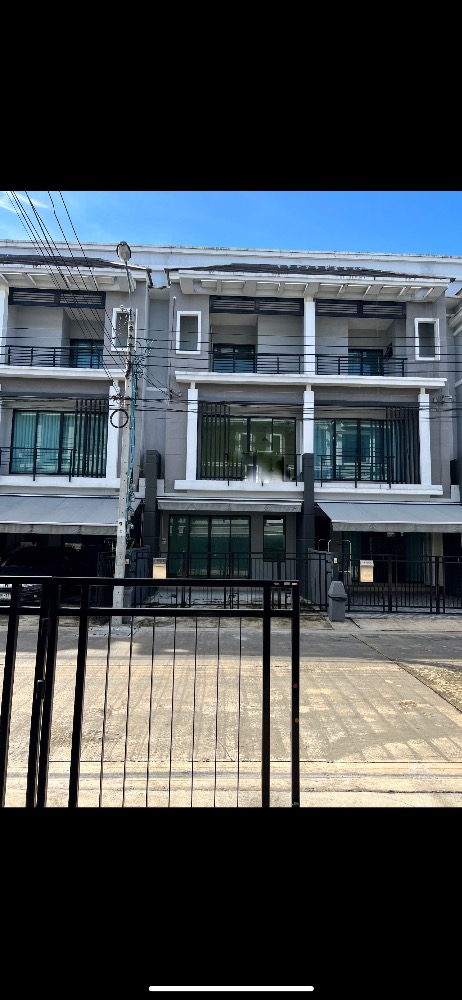 Details of 3-storey townhouse for rent in the Baan Klang Muang Suk Sawat project Details of 3-storey townhouse for rent in the Baan Klang Muang Suk Sawat project