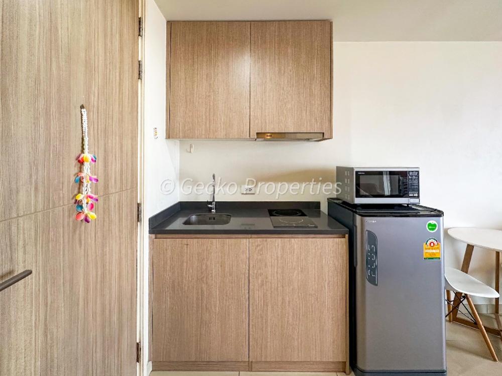 Unixx South Pattaya, a high-rise condominium on an 9th floor Studio at South Pattaya – รูปที่ 2