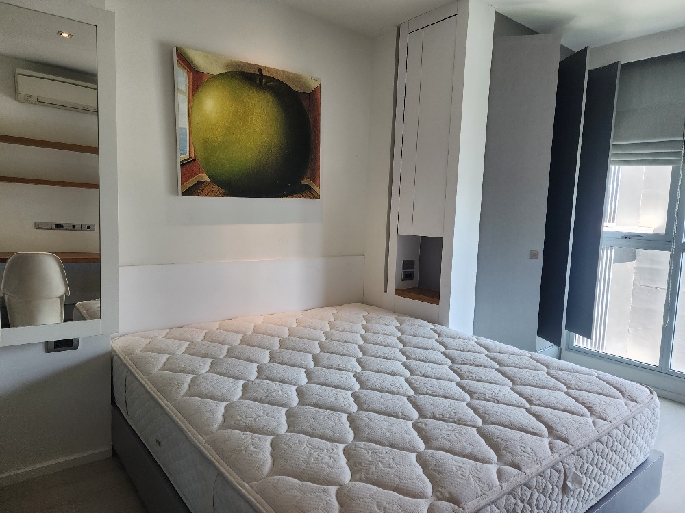 ให้เช่า 18,000 บาท!! คอนโดริทึ่มสาทรนราธิวาส Rhythm Sathorn Narathiwas 1 bed 38 sqm ใกล้บีทีเอสช่องนนทรี (600 เมตร) โทร 0954935293  ไม่รับการตลาด