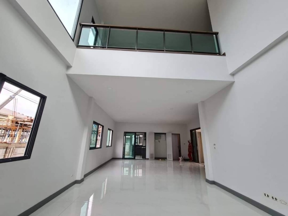 ♦ Unfinished ♦ 2 storey Single house, 80.85 sq.w., 313 sq.m. | 4 beds, Unfurnished | Double Volume | Near Mega Bangna 1 km., next to IKEA Bangna.