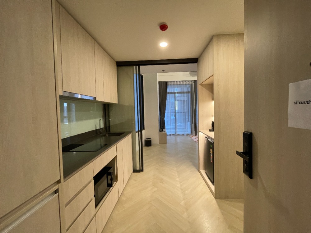 ขายคอนโดหรู Mixed Use ขนาดใหญ่ ไซมิส พระราม 9 ชั้น 15 พื้นที่ใช้สอย 39 ตร.ม. 1 ห้องนอน 1 ห้องน้ำ ใกล้รถไฟฟ้า MRT สถานีรฟม. และอยู่ใกล้ทางด่วนศรีรัช พร้อมนวัตกรรม Siamese Technology ที่รวมทุกฟังก์ชั่นทันสมัย ขายคอนโดหรู Mixed Use ขนาดใหญ่ ไซมิส พระราม 9 ชั้น 15 พื้นที่ใช้สอย 39 ตร.ม. 1 ห้องนอน 1 ห้องน้ำ ใกล้รถไฟฟ้า MRT สถานีรฟม. และอยู่ใกล้ทางด่วนศรีรัช พร้อมนวัตกรรม Siamese Technology ที่รวมทุกฟังก์ชั่นทันสมัย