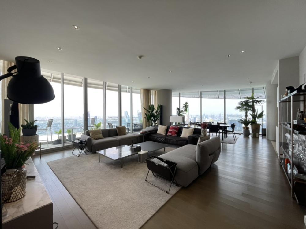 Rental : Penhouse At Magnolia Ratchadamri Boulevard , 4 Bed 4 Bath 1 Maid's room , 320 sqm , 50th High floor
