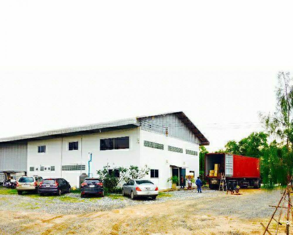 Factory for rent with office building, 3 rai, Suwinthawong Road, Khlong Udomkhachorn, Chachoengsao, formerly a furniture factory. Can increase land area