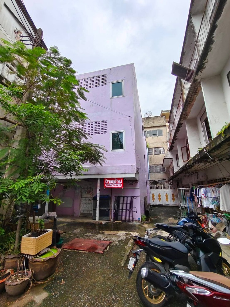 Dormitory for sale, Soi Dan Samrong 60, Samut Prakan.