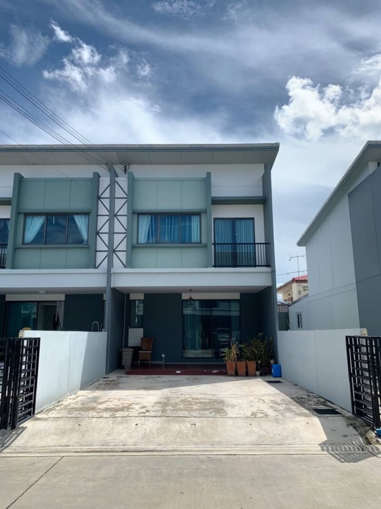 Townhome for sell and rent Siriplace Village, Tiwanon, corner plot, this size has only 4houses in this village. Townhome for sell and rent Siriplace Village, Tiwanon, corner plot, this size has only 4houses in this village.