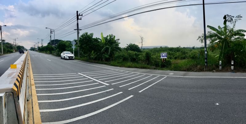 Land for sale, 25 rai 1 ngan 41 square wah, Ngio Rai Subdistrict, Nakhon Chai Si District, Nakhon Pathom Province, next to the main road, Nakhon Chai Si, Salaya (Rural Highway 4006), convenient travel, no flooding, suitable location for a housing developm Land for sale, 25 rai 1 ngan 41 square wah, Ngio Rai Subdistrict, Nakhon Chai Si District, Nakhon Pathom Province, next to the main road, Nakhon Chai Si, Salaya (Rural Highway 4006), convenient travel, no flooding, suitable location for a housing developm
