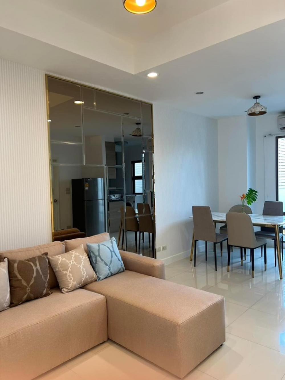 3-story townhouse Soi Sukhumvit 97/1 close to BTS Bangjak