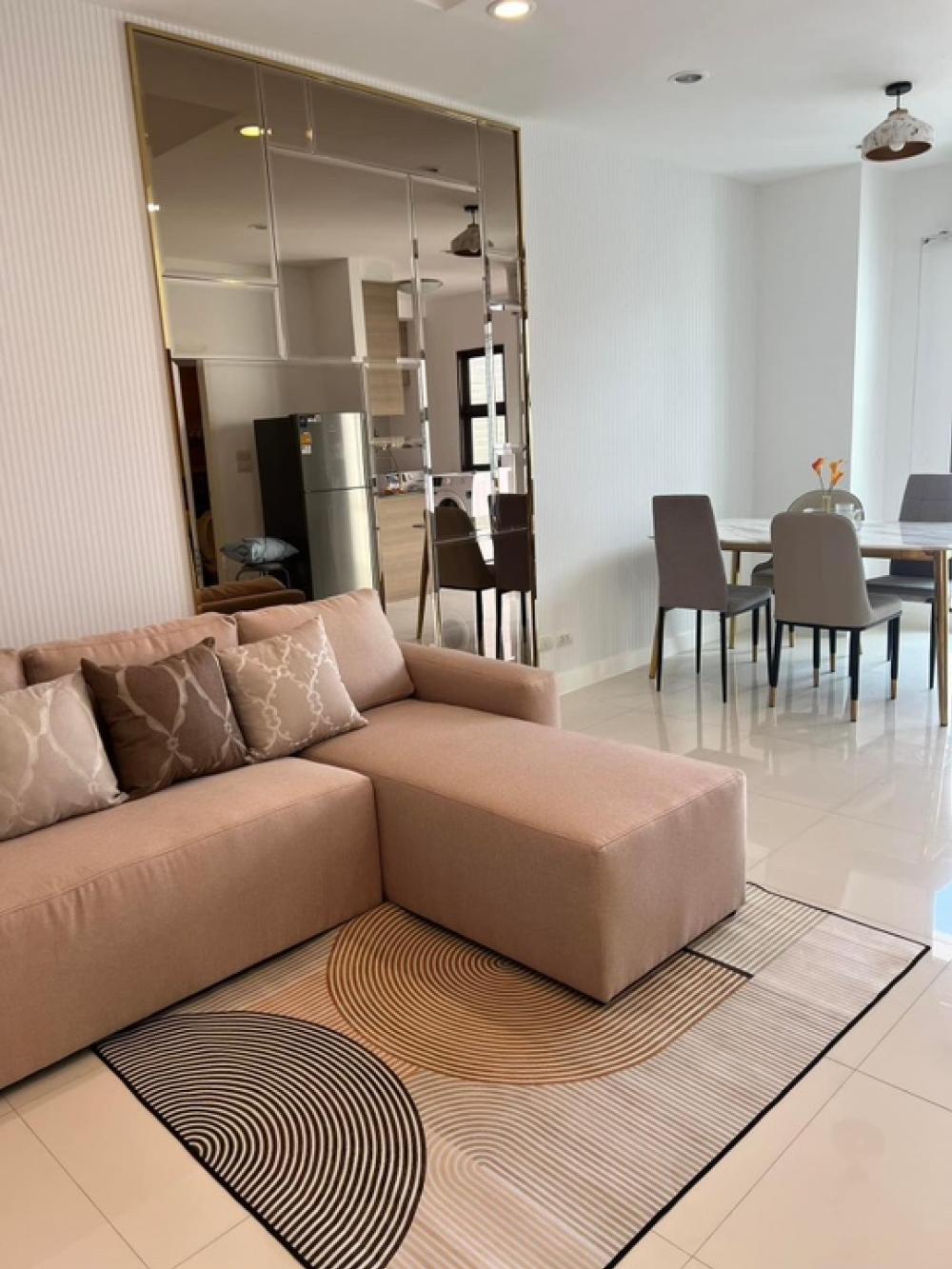 ทาวน์เฮาส์3ชั้น ซ.สุขุมวิท97/1 พร้อมมุมหลังบ้านนั่งชิลใกล้ BTS Bangjak – รูปที่ 2