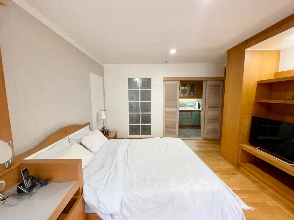 Condo for rent, Phayathai Place, 38 sq m., 14th floor, very good location, 100 meters from BTS Phaya Thai, ready to move in. Condo for rent, Phayathai Place, 38 sq m., 14th floor, very good location, 100 meters from BTS Phaya Thai, ready to move in.