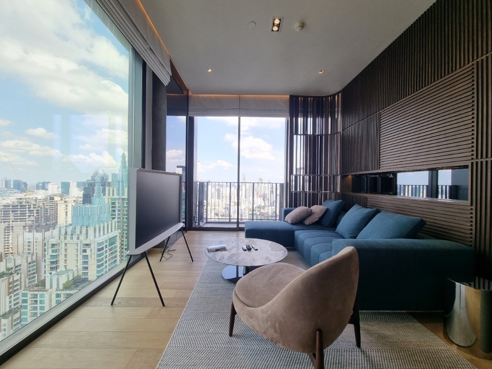 2 bedrooms for rent - high floor. corner unit at 28 Chidlom 2 bedrooms for rent - high floor. corner unit at 28 Chidlom
