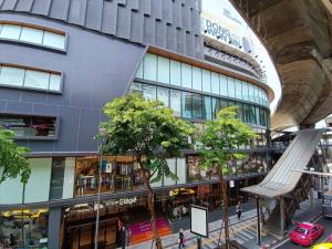 เซอร์วิสออฟฟิศ พื้นที่สำนักงานให้เช่า Serviced Office สีลม ศาลาแดง ตกแต่งสวย พร้อมเข้าอยู่ อาคาร สีลม เอจ - Silom Edge Office Building 5 Workstations ราคาเช่า 49,540 บาท/เดือน ใกล้รถไฟฟ้า BTSศาลาแดง, MRTสีลม ย่านสีลม