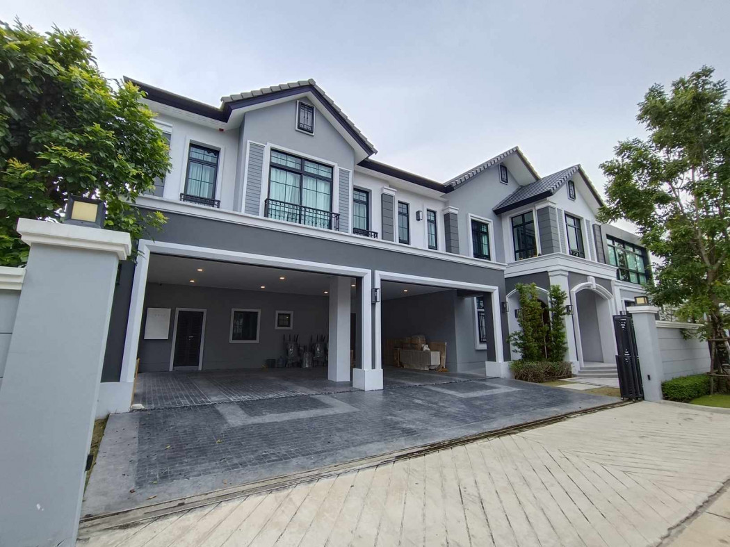 Luxury mansion for sale, The Palazzo Pinklao, on an area of 179.1 sq m, usable area 703 sq m, 4 bedrooms, 4 bathrooms. Luxury mansion for sale, The Palazzo Pinklao, on an area of 179.1 sq m, usable area 703 sq m, 4 bedrooms, 4 bathrooms.