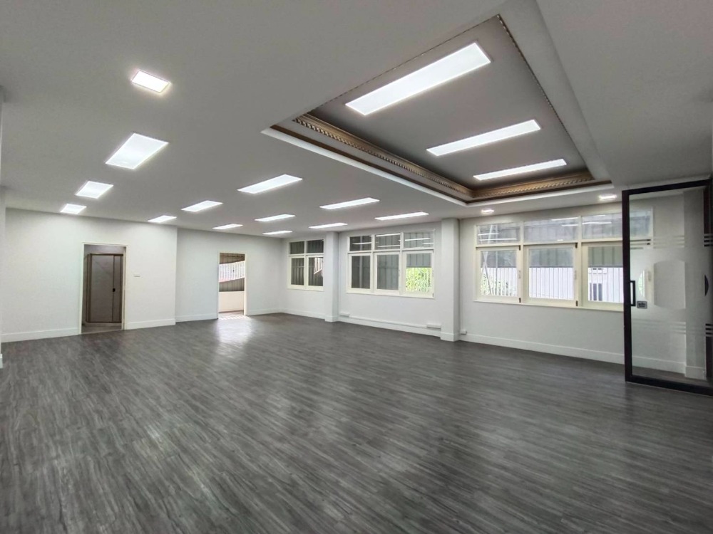 For Rent 4-fl. Office Space in Soi Convent , Silom, opposite to St.Joseph Convent School or side opposite to BNH Hospital, near Saladeang BTS Station – รูปที่ 3
